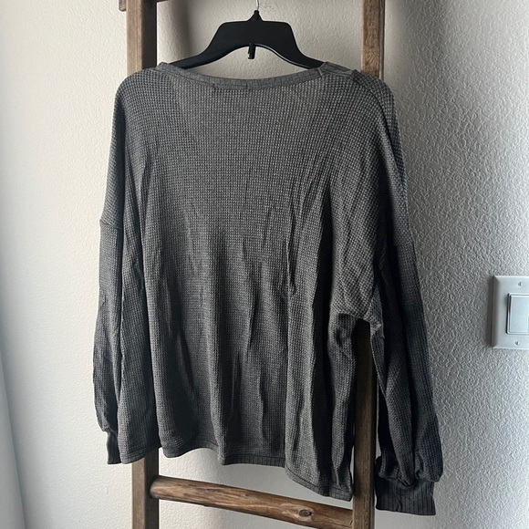 NWT - LULU’S GREY CASUAL BLOUSE - Picture 1 of 6